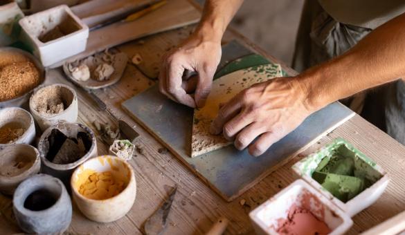 Workshop tegels maken uit keramiek